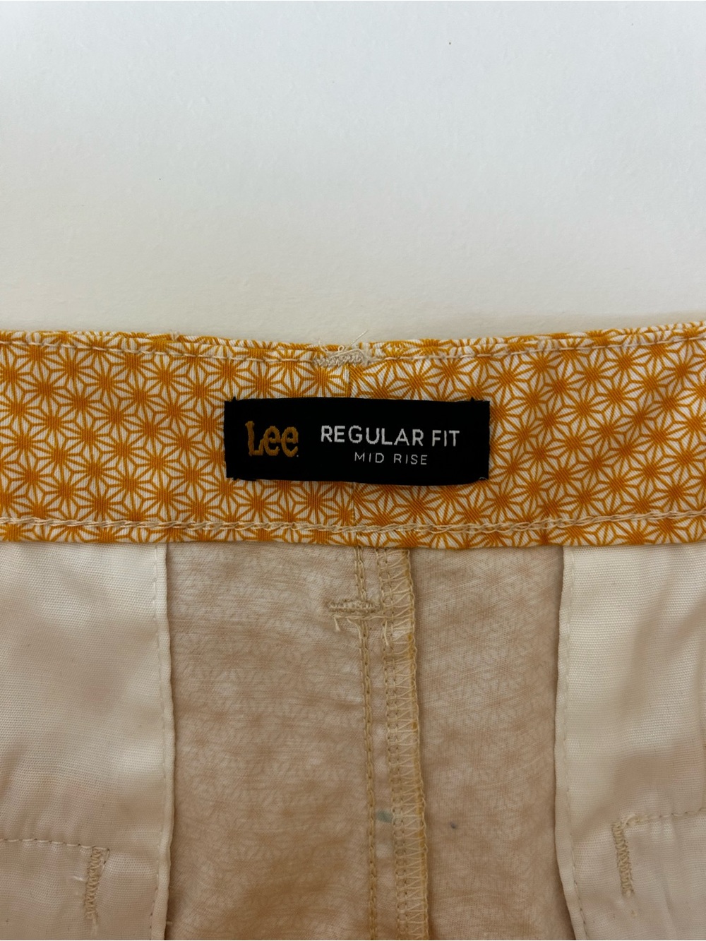 Lee Yellow Micro-Pattern Mid Rise Women's Shorts - Picture 3 of 4